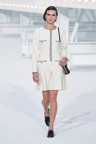 Look 44